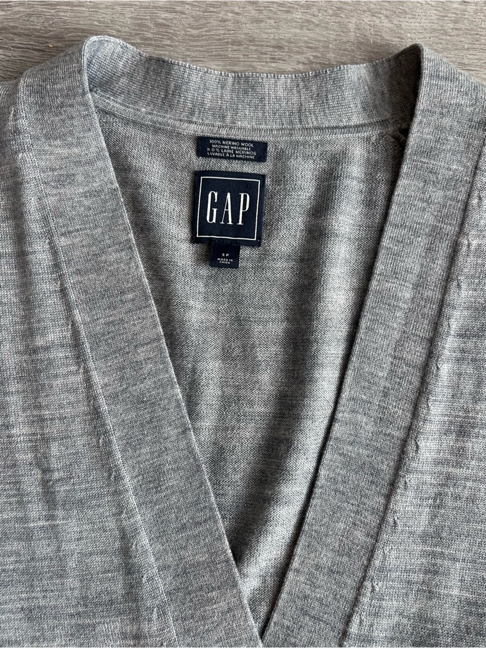GAP Women's Gray Button-Up V-Neck Cardigan - Picture 7 of 9